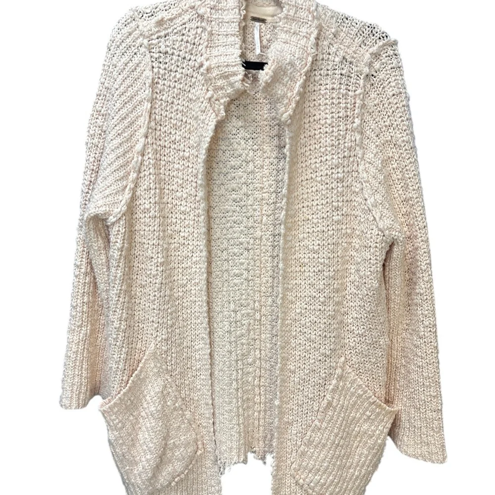 ✨ Free People Waterfront Cardigan Pink Peach‎ Knit | Size Medium ✨